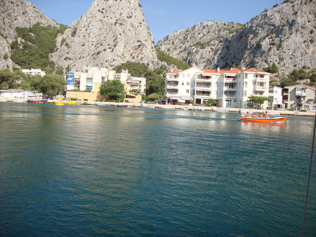 Apartments Villa Amalia Omis Exterior photo
